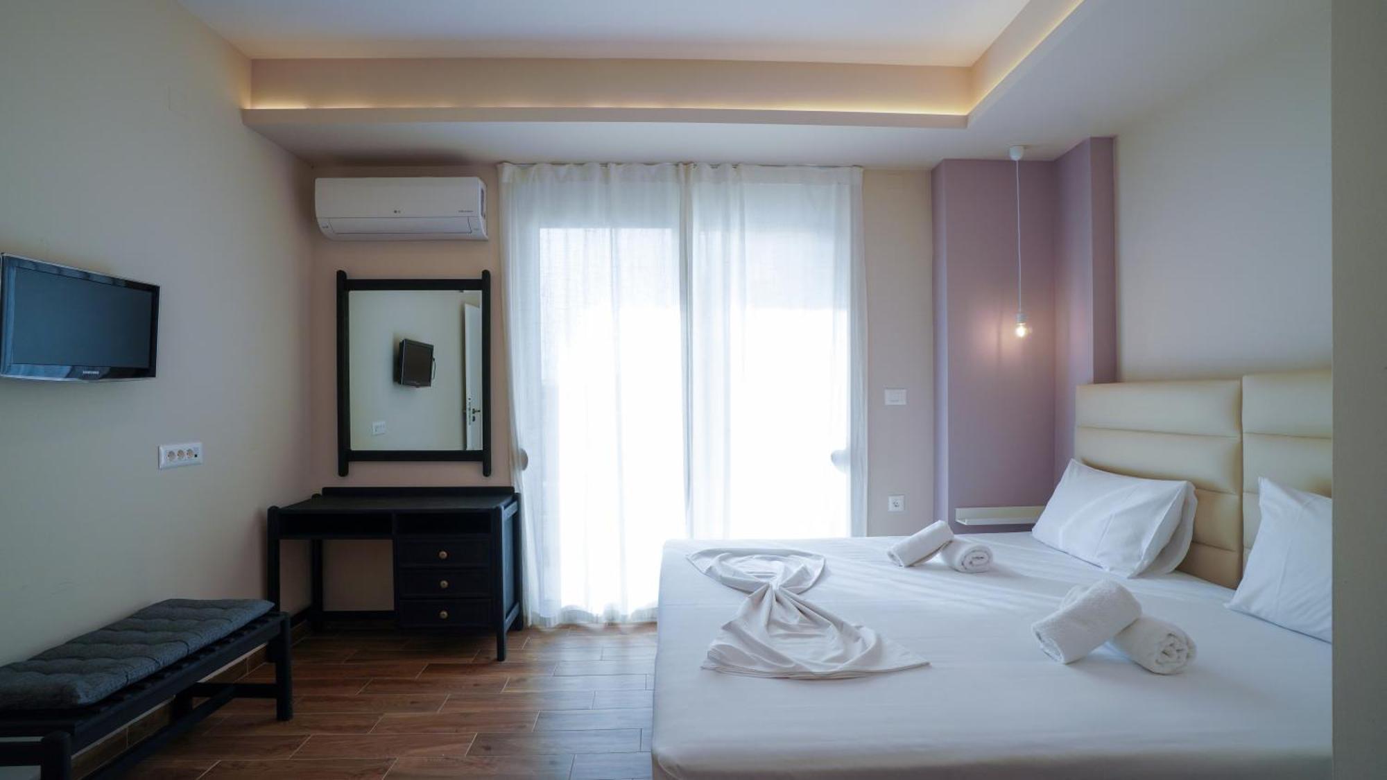 Odyssey Residences 2 Chania  Bagian luar foto