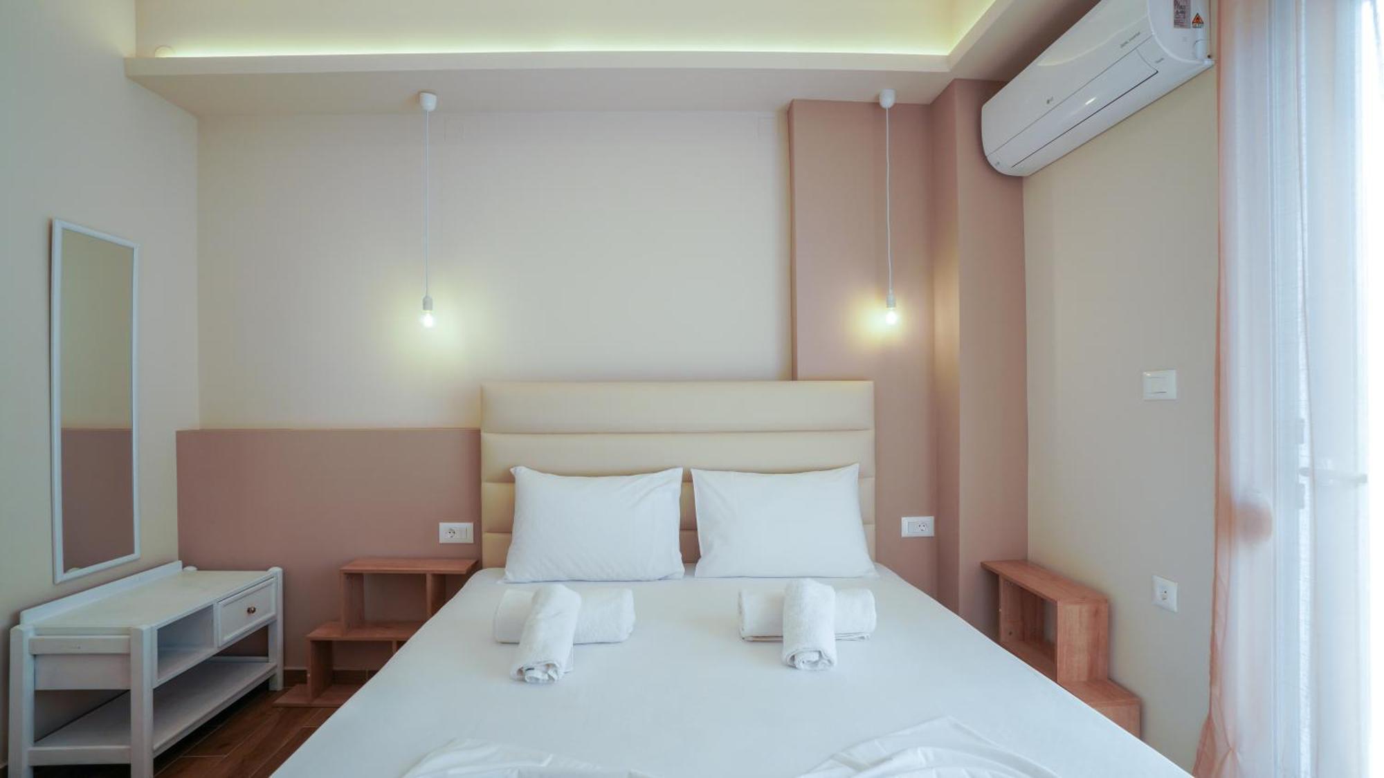 Odyssey Residences 2 Chania  Bagian luar foto